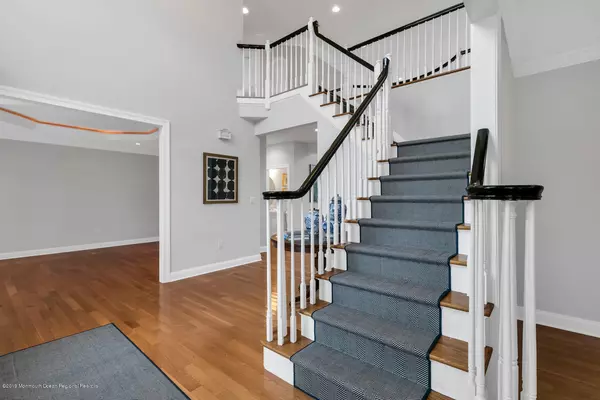 Red Bank, NJ 07701,10 Hilltop Terrace N