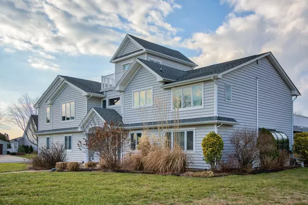 8 Mann Court, Monmouth Beach, NJ 07750