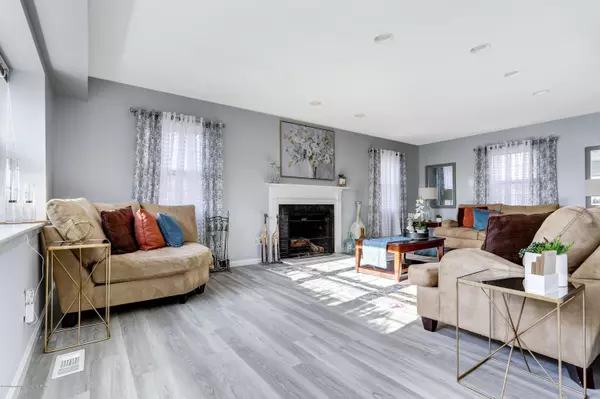 Matawan, NJ 07747,5 Juliet Court