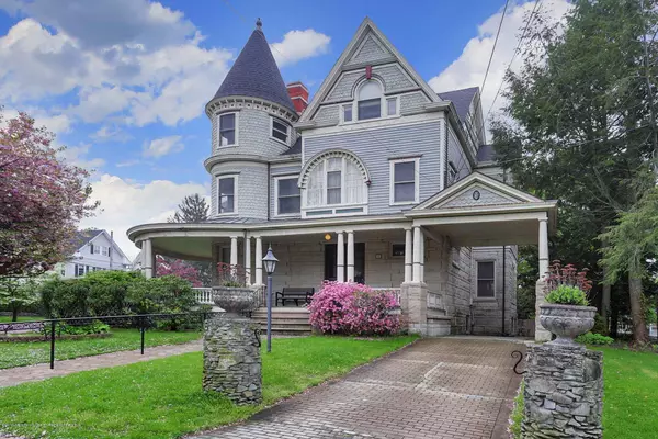 Atlantic Highlands, NJ 07716,37 E Washington Avenue