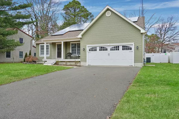 Manahawkin, NJ 08050,140 Gangway Lane