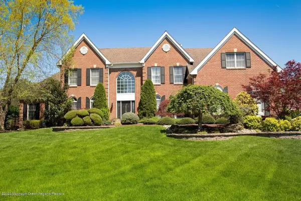 10 Round Hill Drive, Freehold, NJ 07728