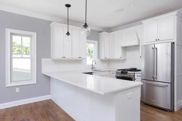 Rumson, NJ 07760,3 Maplewood Avenue