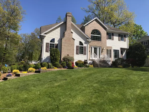 102 Natalie Court,  Bloomingdale,  NJ 07403