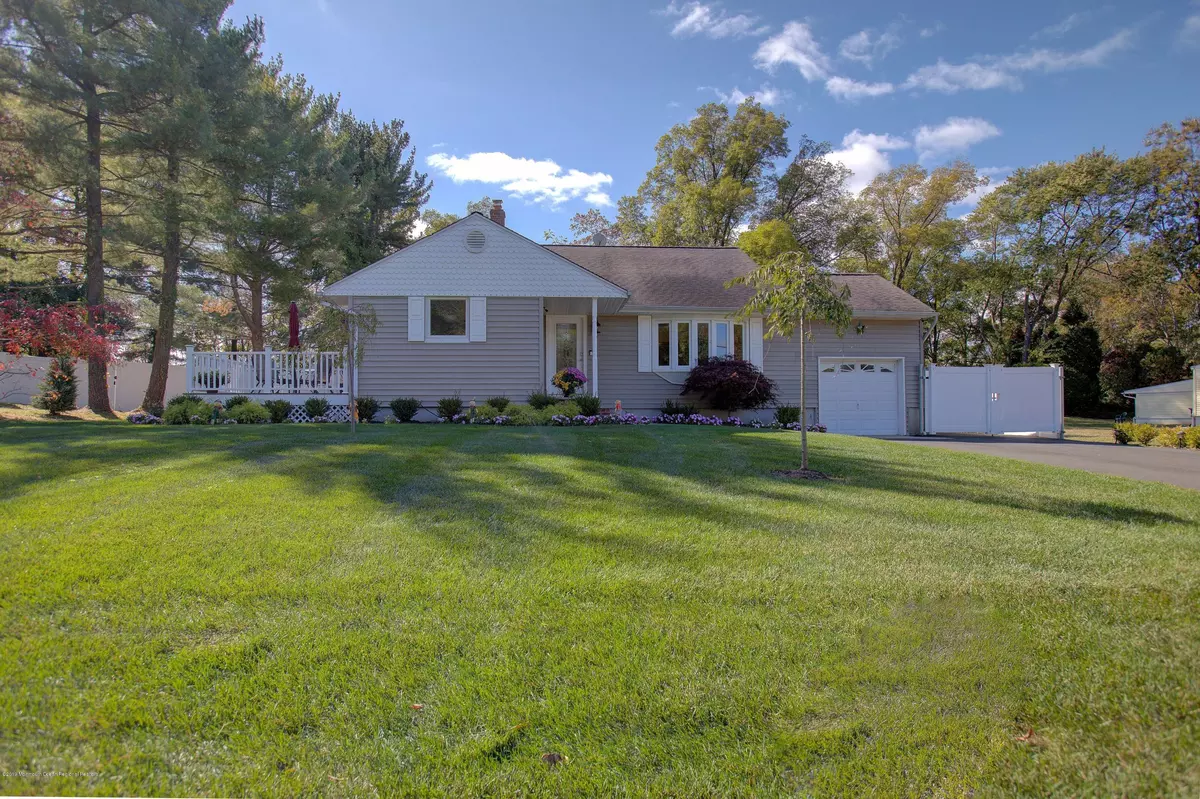 Holmdel, NJ 07733,49 Chestnut Ridge Road