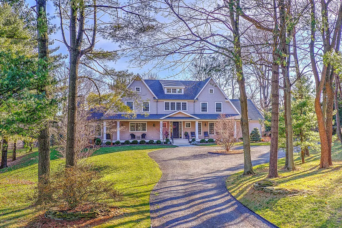 Rumson, NJ 07760,3 Somerset Drive