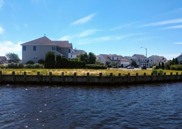 Lanoka Harbor, NJ 08734,1313 Wickford Lane