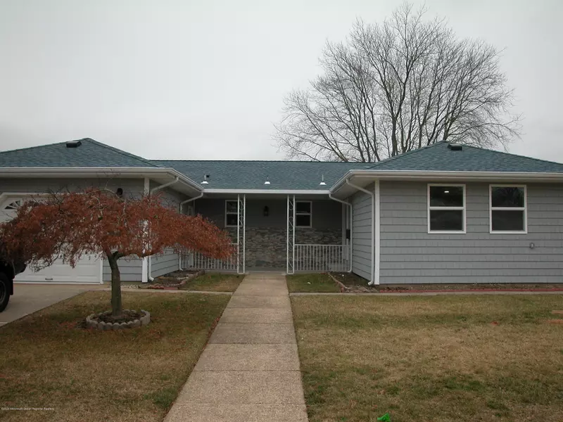 84 Grenada Street, Toms River, NJ 08757