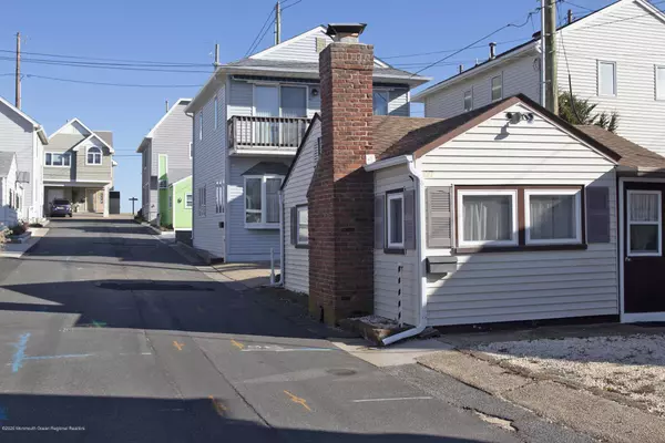 Lavallette, NJ 08735,17 E Spray Way