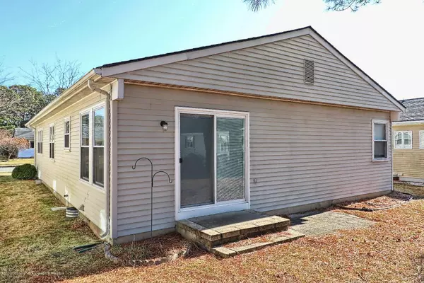 Toms River, NJ 08757,21 Chateux Lane