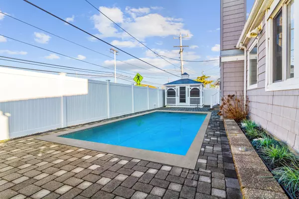 Mantoloking, NJ 08738,1 Falls Road