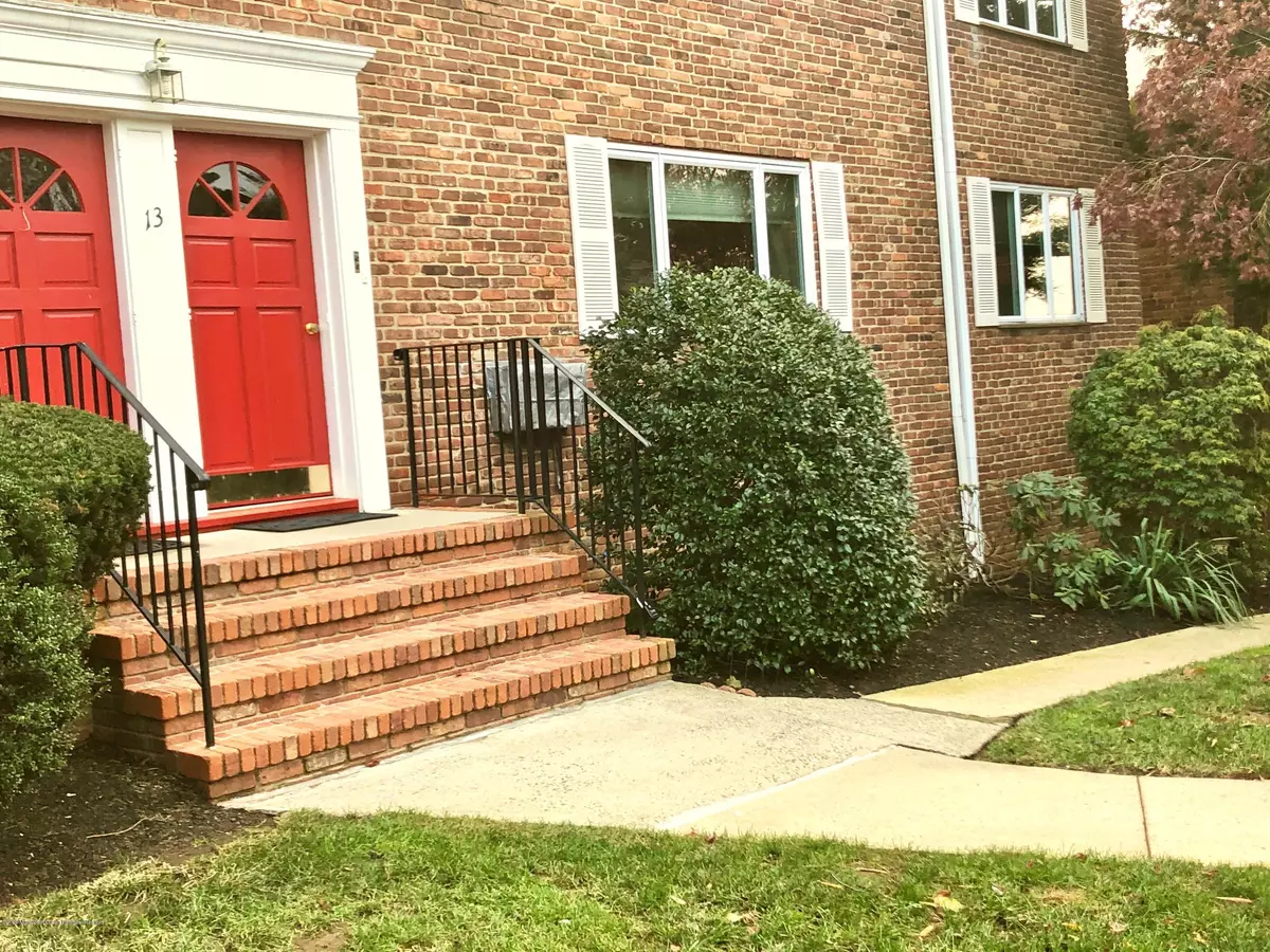 Red Bank, NJ 07701,293 Spring Street #13B