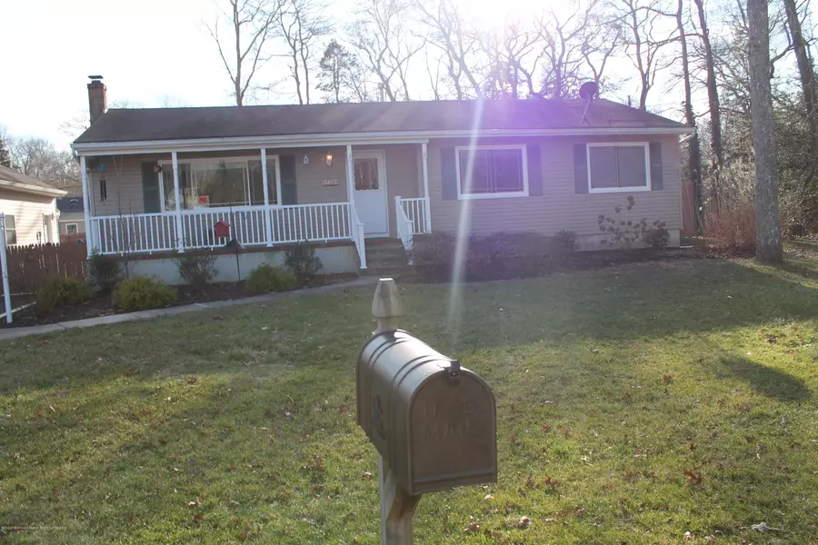 120 Riverside Drive, Bayville, NJ 08721