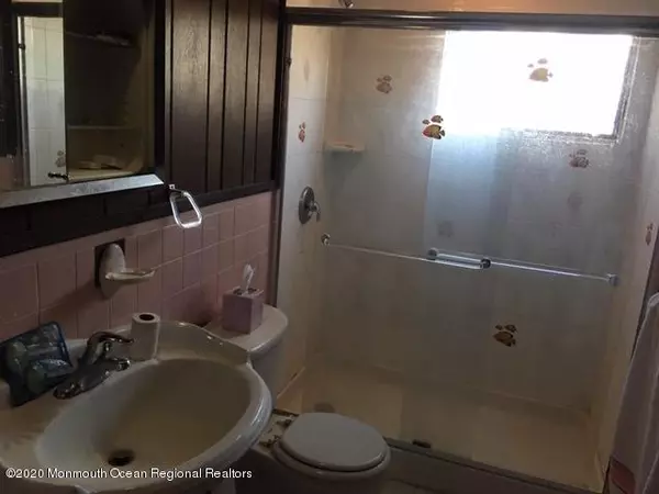 South Amboy City, NJ 08879,42 Barkalow Street