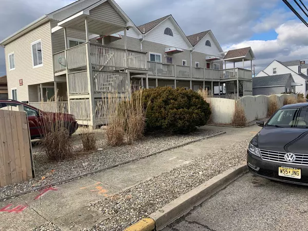 Seaside Heights, NJ 08751,202 Carteret #B 5