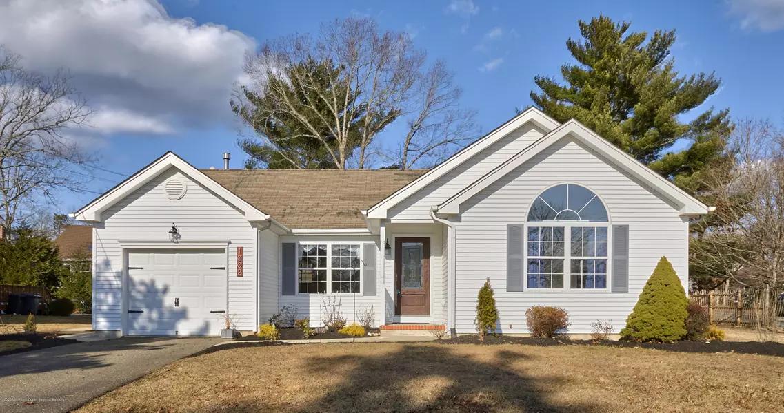 1002 Midship Avenue, Manahawkin, NJ 08050