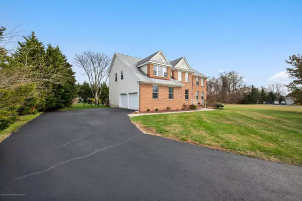 Farmingdale, NJ 07727,7 Anthony Way