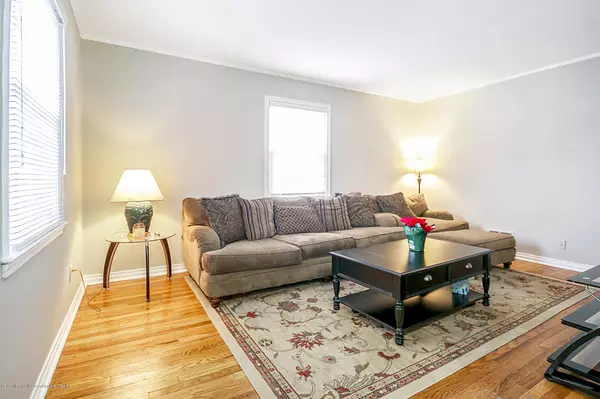 Hamilton, NJ 08610,77 Harcourt Drive