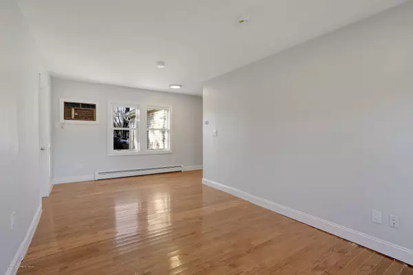 Wayne, NJ 07470,271 Riverlawn Drive