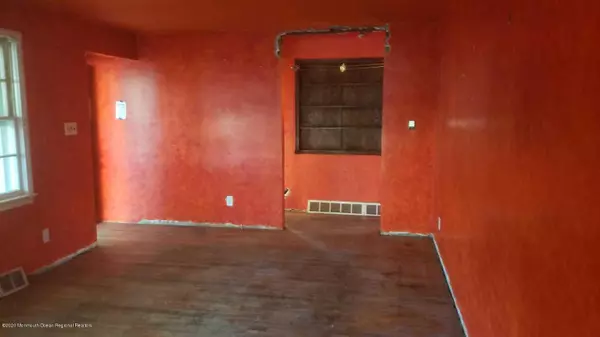 Laurel Springs, NJ 08021,342 E Elma Avenue