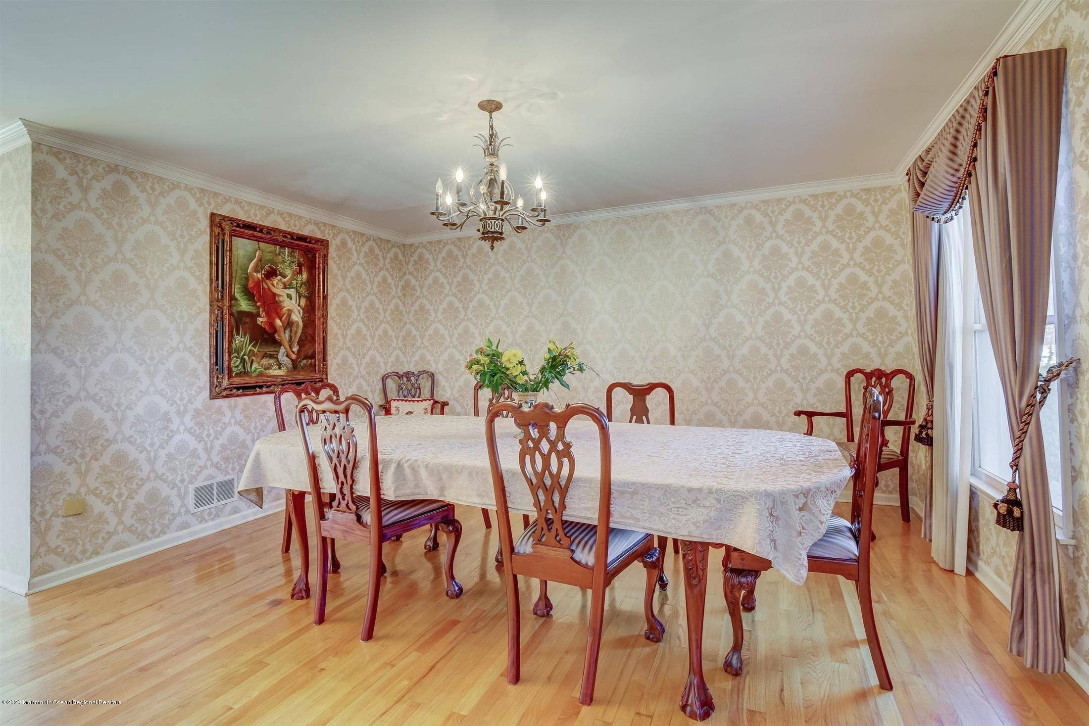 Manalapan, NJ 07726,3 King Court