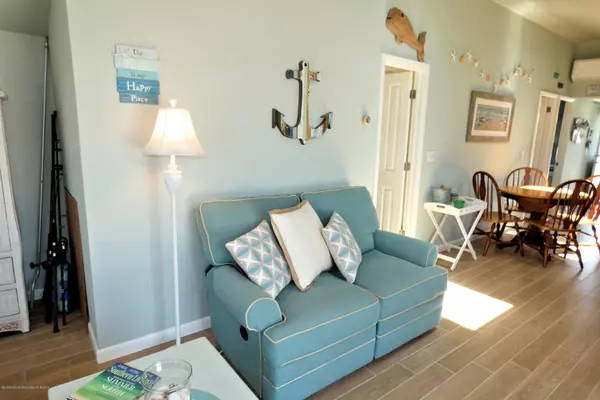 Lavallette, NJ 08735,124 W Osprey Way