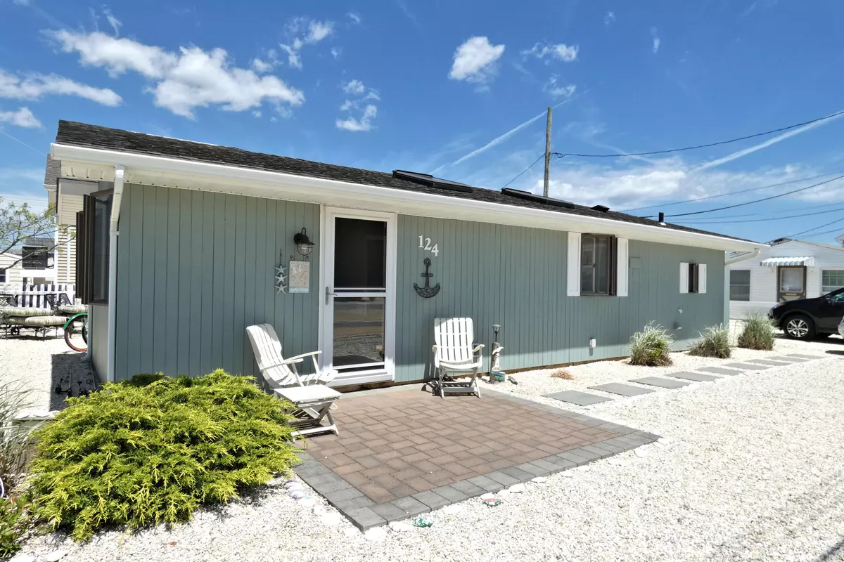 Lavallette, NJ 08735,124 W Osprey Way