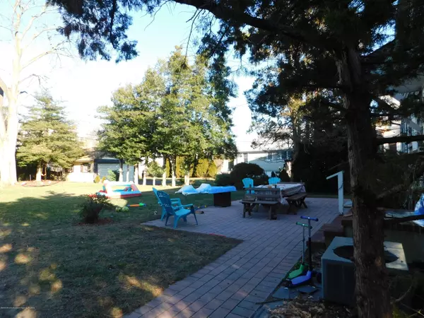 Sea Girt, NJ 08750,619 New York Boulevard