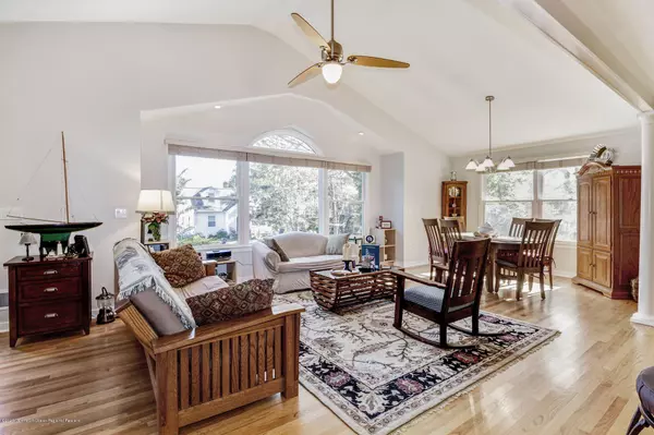 Atlantic Highlands, NJ 07716,7 Meadowbrook Avenue