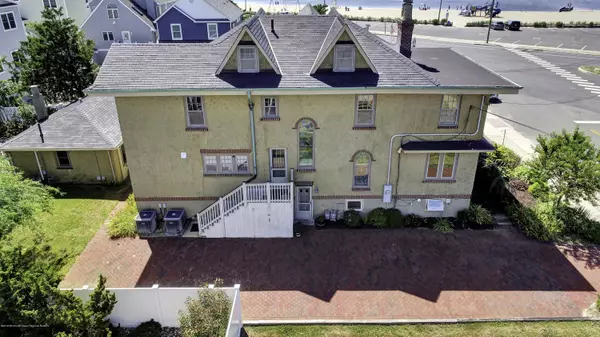 Lavallette, NJ 08735,122 Washington Avenue