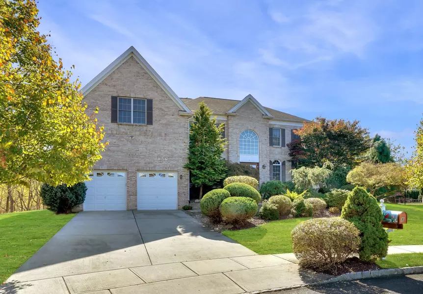 8 Hopkinson Court, Marlboro, NJ 07746