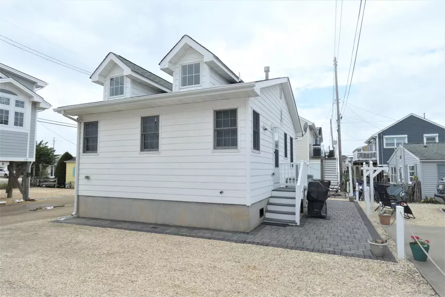 118 W Tarpon Way, Lavallette, NJ 08735