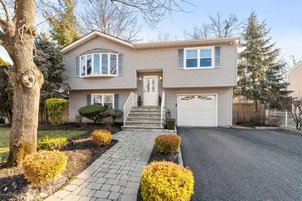 Hazlet, NJ 07730,14 Minuteman Road