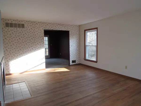 Jackson, NJ 08527,553 Frank Applegate Road