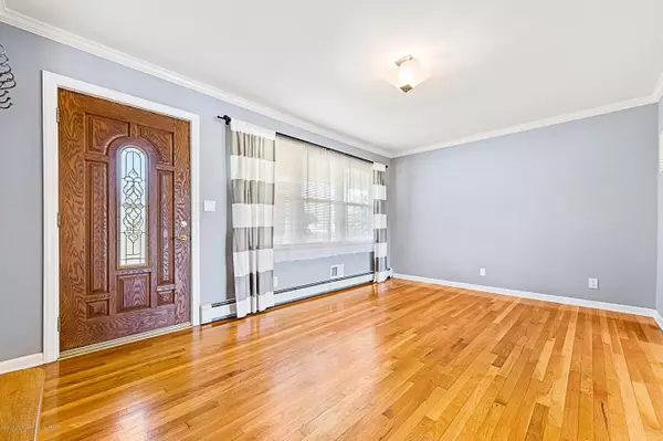 South Amboy, NJ 08879,2 Kathleen Place