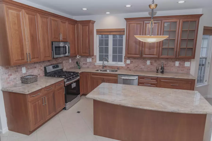 11 Hawk Court, East Brunswick, NJ 08816