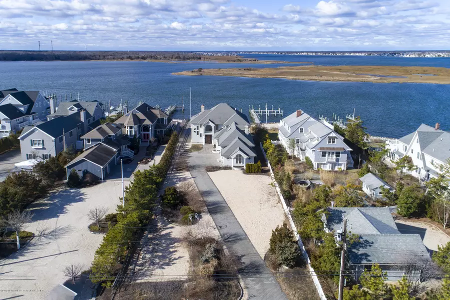 1050 Barnegat Lane, Mantoloking, NJ 08738