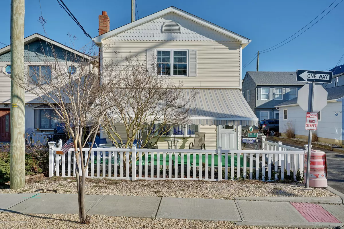 Lavallette, NJ 08735,34 E Beach Way