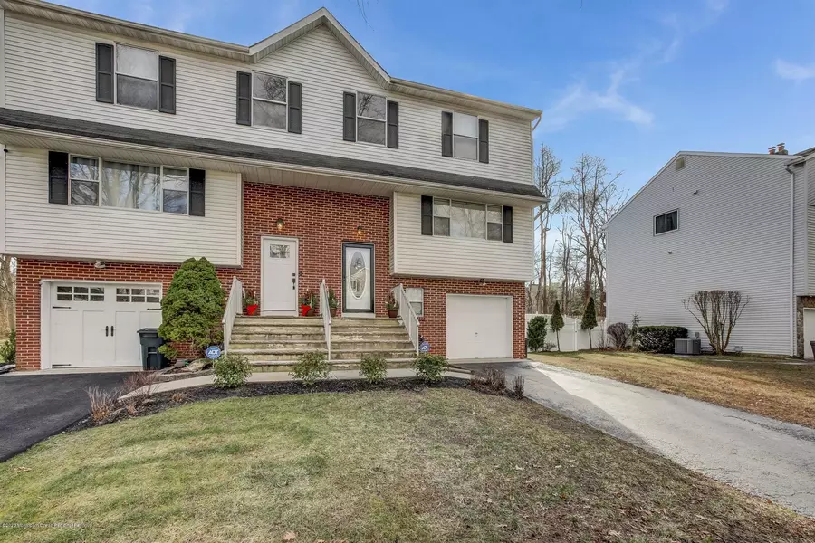 61 Lone Star Lane, Manalapan, NJ 07726