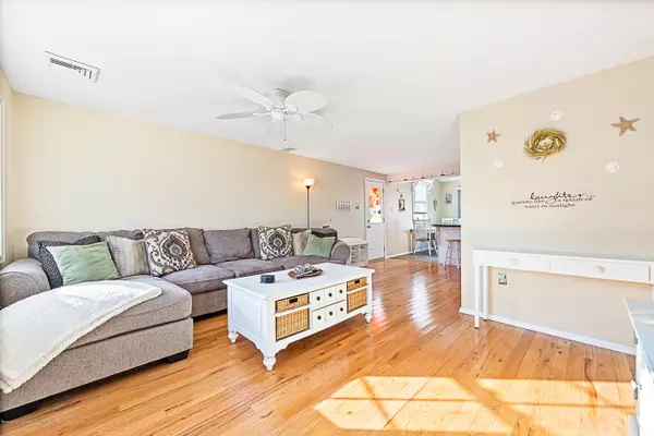 Manahawkin, NJ 08050,236 Morris Boulevard