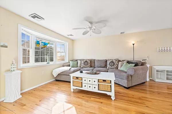 Manahawkin, NJ 08050,236 Morris Boulevard