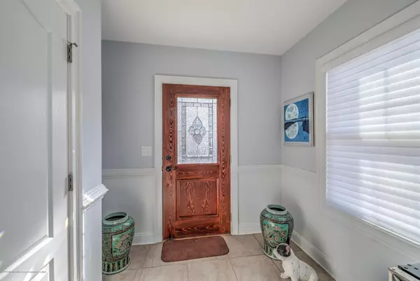 Aberdeen, NJ 07747,13 White Oak Lane