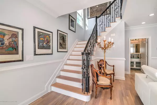 Aberdeen, NJ 07747,13 White Oak Lane