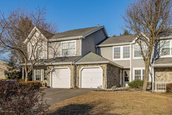 10 Red Fox Court, Tinton Falls, NJ 07753