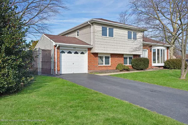 Hamilton, NJ 08620,20 Fenway Road