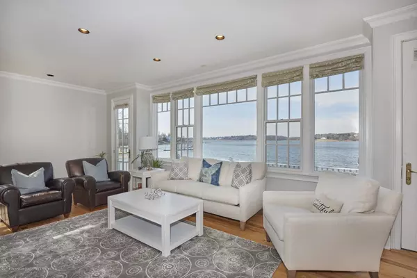 Fair Haven, NJ 07704,923 River Road