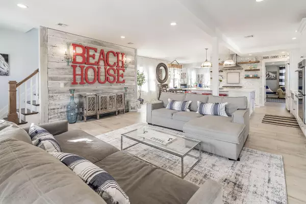 Rumson, NJ 07760,42 Waterman Avenue