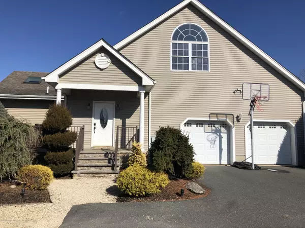 Freehold, NJ 07728,132 Pin Oak Road