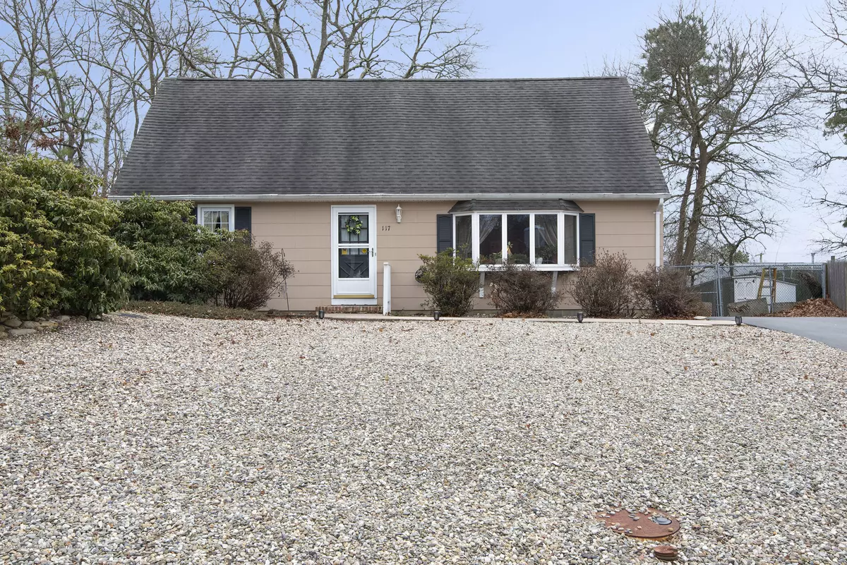 Manahawkin, NJ 08050,117 Seaspray Road