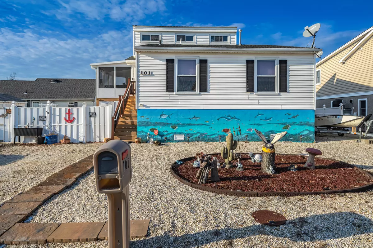 Manahawkin, NJ 08050,101 Eileen Lane